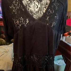 Umgee Size Medium Women’s Sheer Lace Blouse Black Cotton/Polyester